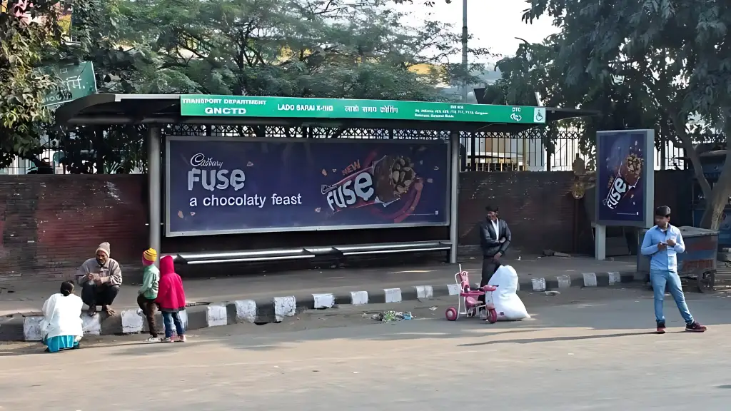 Bus Queue Shelter with Mupi