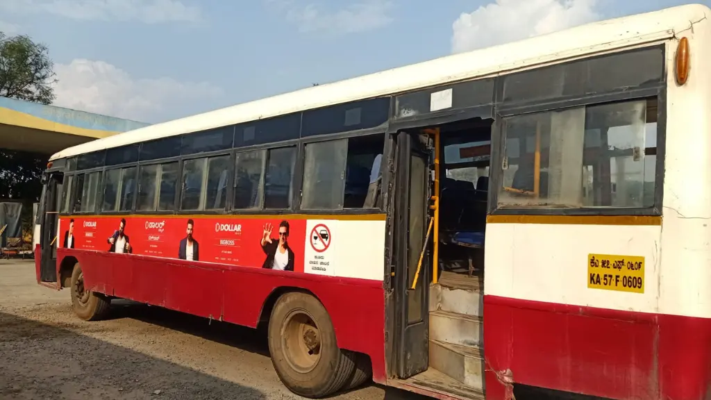 Non-AC Bus – Left Side Panel Branding